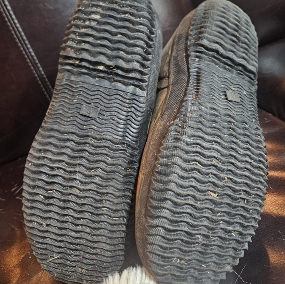 Womens sz 9 camo rubber boots - Picture 3 of 3